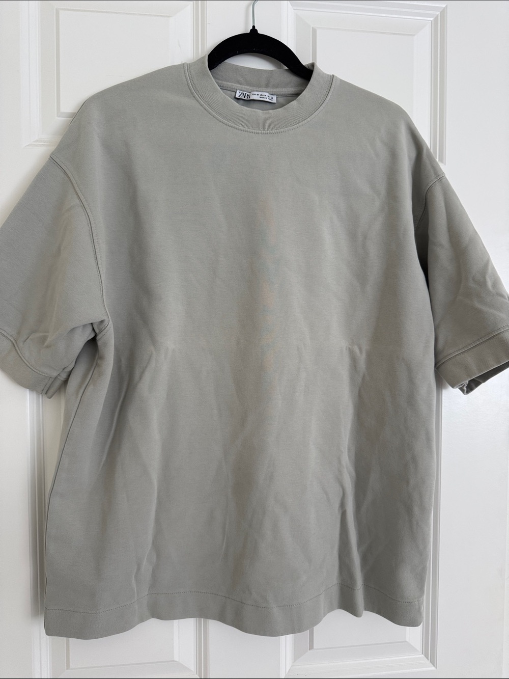Zara Men's Light Sage Green Crewneck Tee